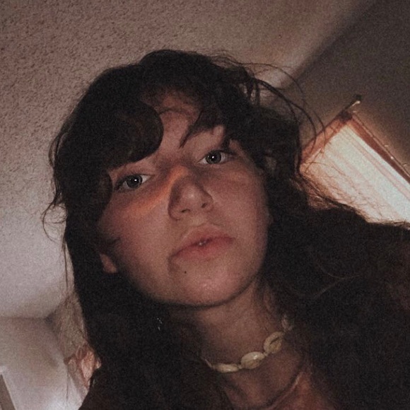 Meet your Posher, Sarah - Picture 1 of 1